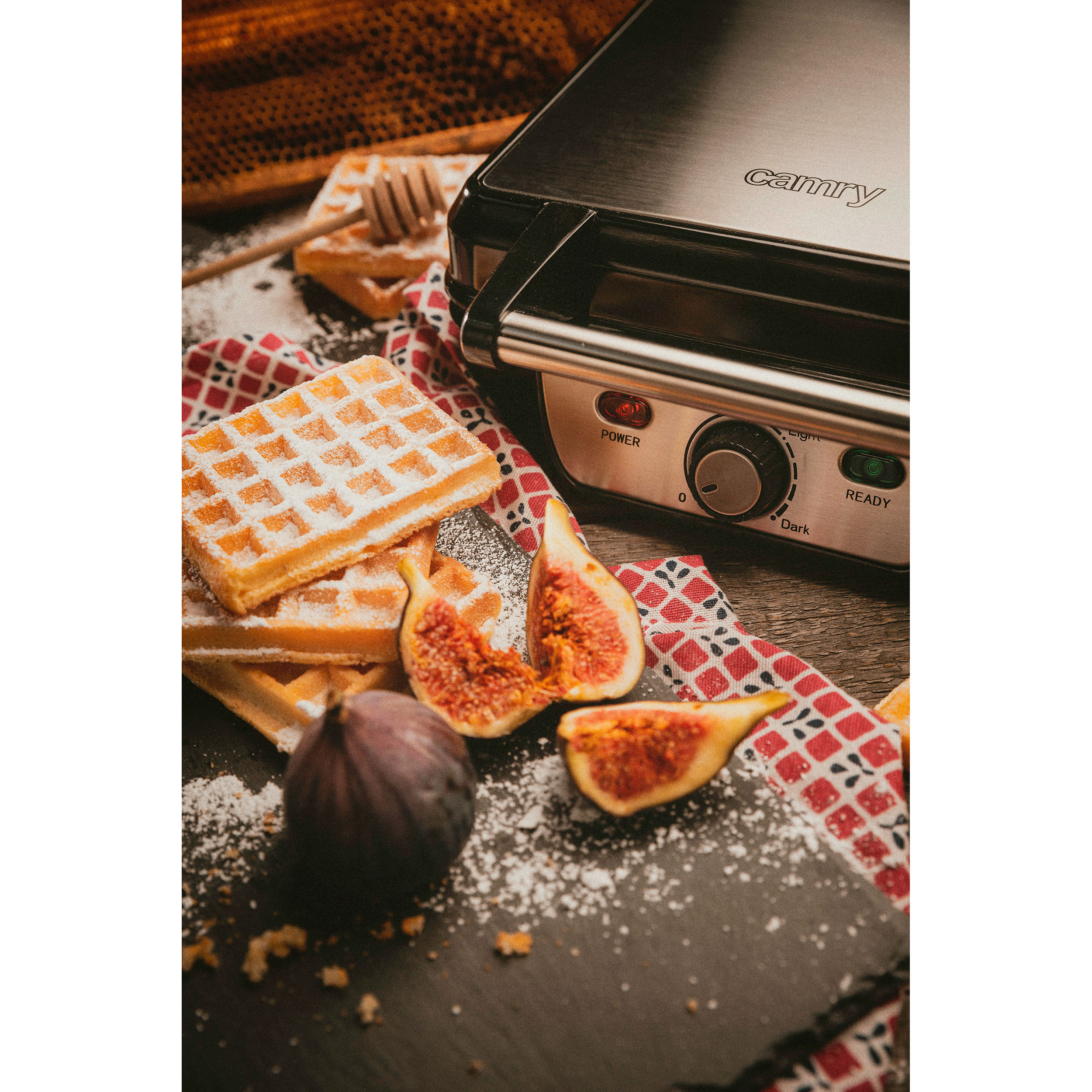 Gofrera Eléctrica Belga 1300W - 4 Waffles, Acero Inoxidable Antiadherente, Negro, Fácil De Usar